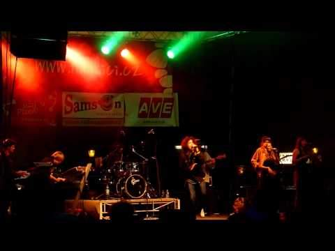 Riddimshot feat. U-cee & G*apeels - (Magic moments) - Na Ulici Plzeň 2011