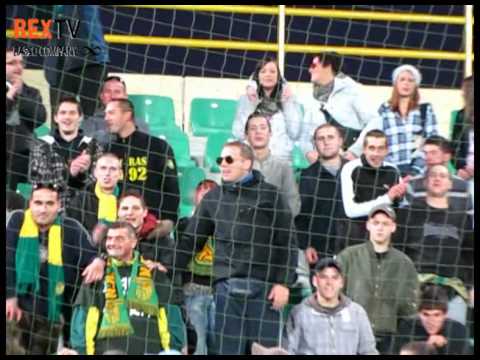 Fešta nakon pobjede nad Karlovcem.SKANDAL BEND na Drosini