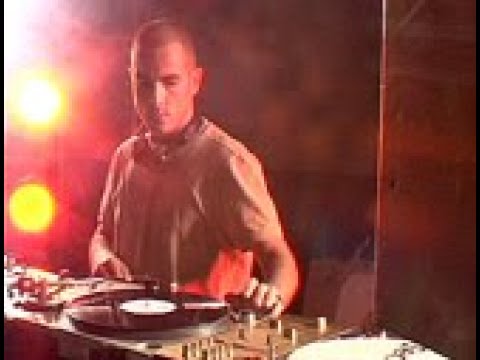 DJ Zinc @ GCSSS 22/JUN/02 [250k video]