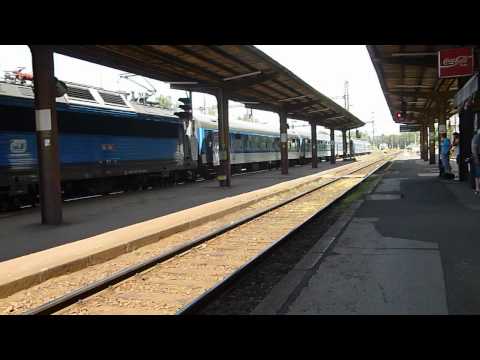 Příjezd vlaku R 610 Karlex do stanice Karlovy Vary