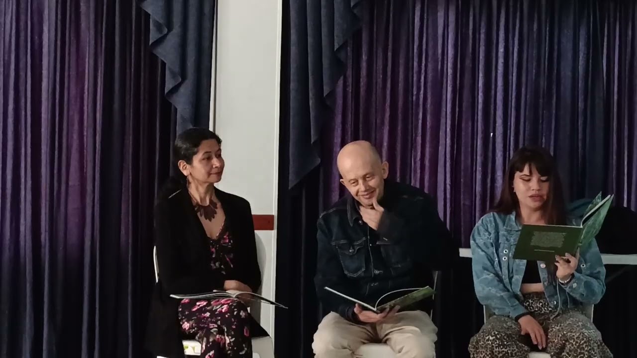 Andrea Colibrí y Omar Moreno - Lectura de sus composiciones en libro álbum