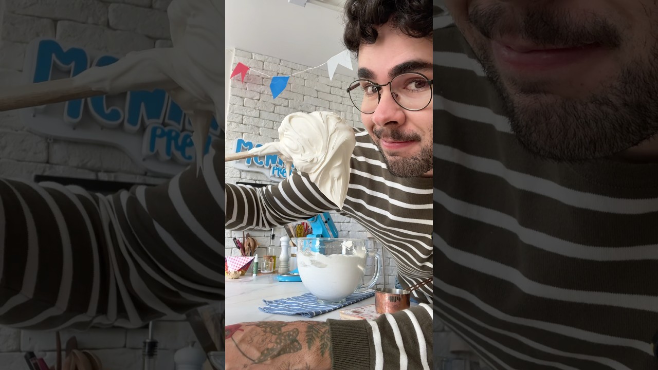 THE BEST ICING FOR DECORATING CAKES | CHANTININHO #shorts