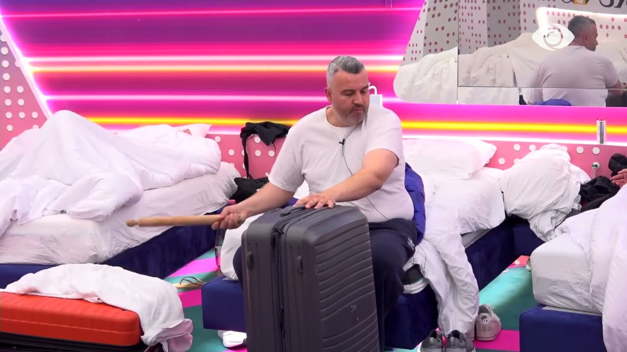 I dëshpëruar për vëmendje/ Mateo komenton veprimin e Rogertit