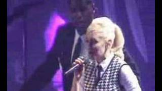 Gwen Stefani  -  Wonderful Life  (Denver)