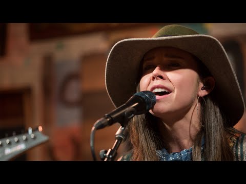 Sierra Hull - Weighted Mind - Lucky Barn @Pickathon 2018 S06E07