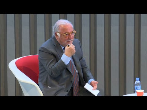 Navarro explica la prohibición de adelantar a 20 km/h en carreteras secundarias