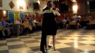 Video thumbnail for Javier y Andrea bailan "EL BULIN DE LA CALLE AYACUCHO" (1)