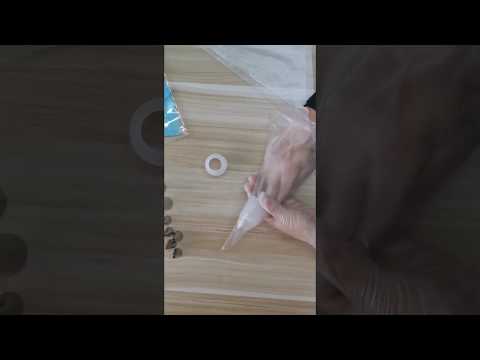 How to use a Coupler and Icing Pastry Bag - by Bakewit