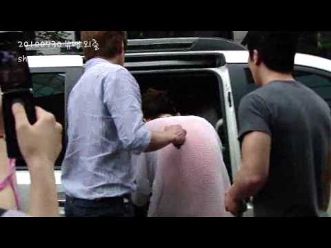 100730 Onew - Sexy back @ MB