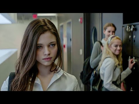 A Weak Girl Sends Her Twin Sister to School to Take Revenge on Those Who Bully Her.