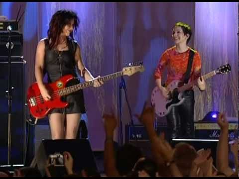 Go-Go's - We Got The Beat (Live in Central Park '01)