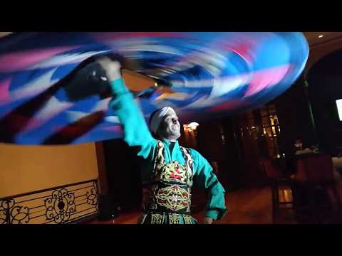 Spektakulär! Ägyptischer Derwisch-Tänzer dreht voll durch!