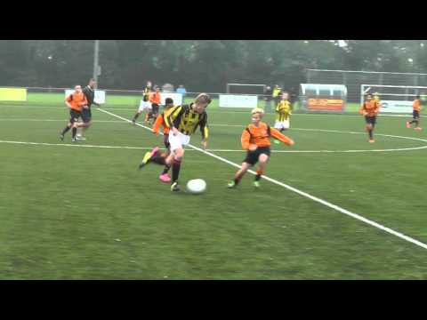 17 okt 2015 SCH'44 C1 - VV De Meern C2 com 2-0 Overtreding op Koen
