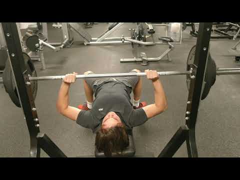 90 KG bench Press 8 reps!
