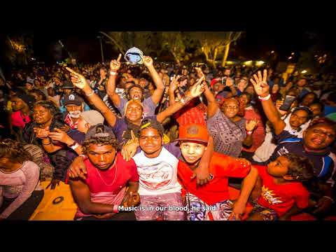 Huge crowds in central australia for bush bands bash