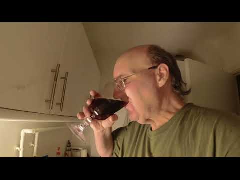MongoTV_10918 - DRIKKER GLAS COLA KLOKKEN 4 NAT