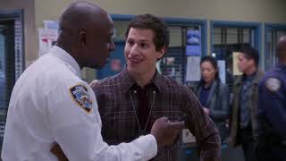Brooklyn Nine-Nine | Cold Open Season 1 Episode 21