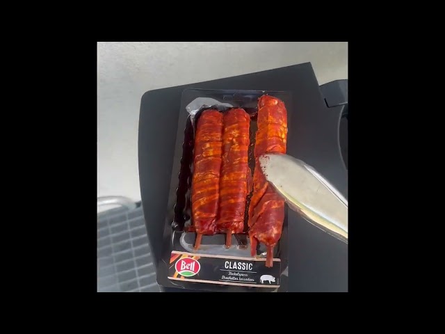 Video Teaser für Trisa Grill Force 2200 Test | Jordan zeigt dir den Elektrogrill für einfaches Outdoor-Kochen