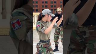 Download lagu Tentara Cantik Melatih Ilmu Silat Bela Diri Kepada Prajurit Nya mp3