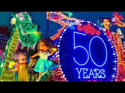 Disney's Main Street Electrical Parade RETURNS! FULL [4K] - Disneyland 2022