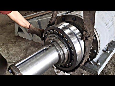 inserting a giant bearing for jaw crusher