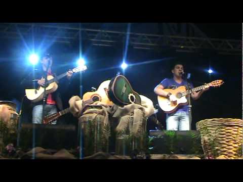 Otavio Augusto e Gabriel - Quando a Saudade judia - 6o.Encontro de Violeiros de S.J.4 Marcos/MT 2011