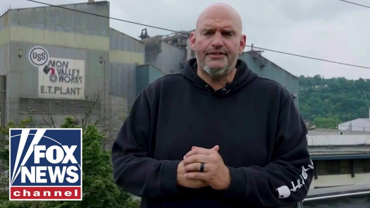 Fetterman STUNS with surprise appearance at Republican convention