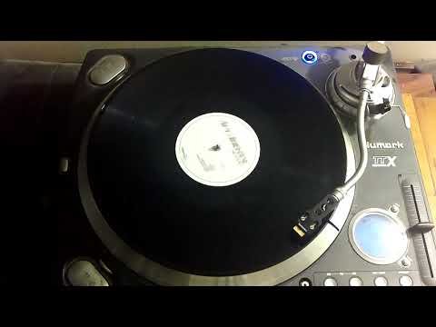 Amy Winehouse - Valerie (live at Jo Whiley's BBC Radio 1 Live Lounge Session, 2007)