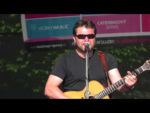 Pavel Dobeš & Tomáš Kotrba, To tedy ne, park před Společenským domem, Otrokovice, 1. 5. 2018