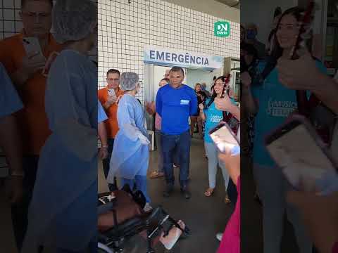 Ana Clara, jovem que teve mãos reimplantadas após ataque com foice, recebe alta do hospital 
