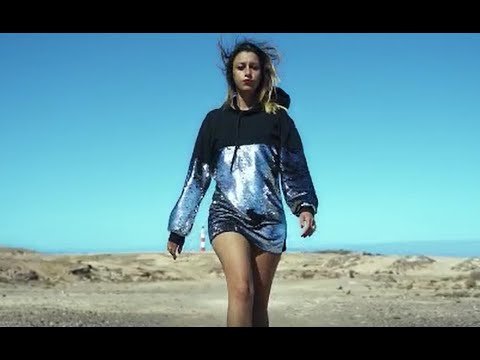Sandra Del Castillo – MALA 👱🏻♀️