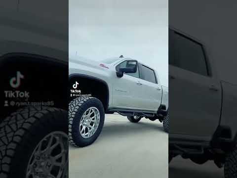 2022 Silverado 2500 with 8” Readylift on 38s and 22s