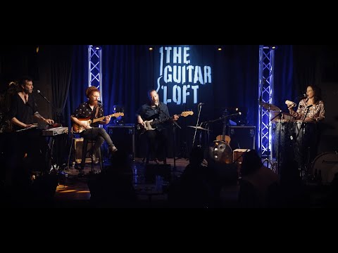 Liron Meyuhas / לירון מיוחס - אבן במדבר (לייב) ( Desert stone )