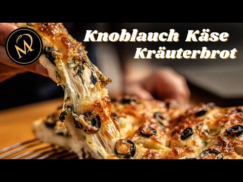 Knoblauch Käse Kräuterbrot -  Focaccia mit Knoblauch, Käse und Oliven