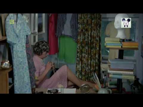 Poszukiwany, poszukiwana - Co pani tu robi ? Szydełkuję