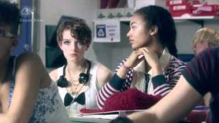 skins s05e01 Sub Español
