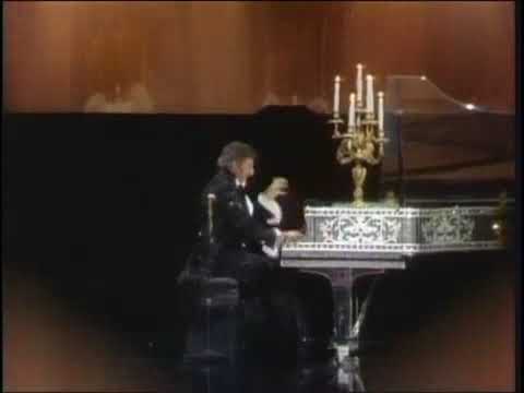 ROSAMUNDA (Beer Barrel Polka) LIBERACE