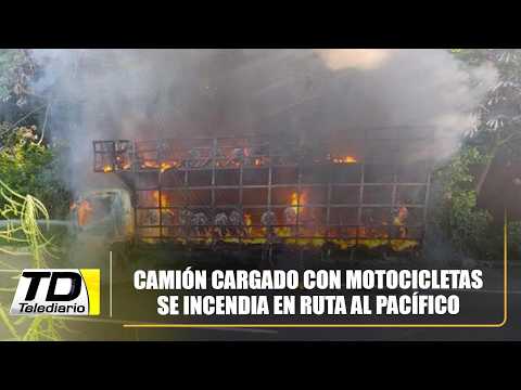 Camión cargado con motocicletas se incendia en ruta al Pacífico