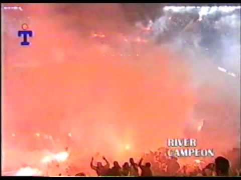 "River Plate Campeon Libertadores 1996 - Recibimiento Vs. America De Cali" Barra: Los Borrachos del Tablón • Club: River Plate