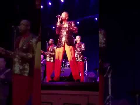 Theo Peoples live, Larry Johnson sings You’re My Everything