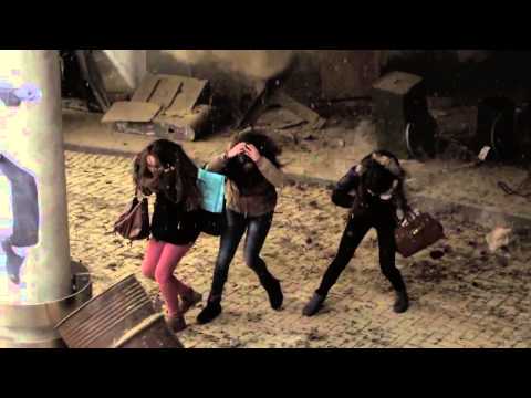 Cool Ads - A Dramatic Surprise On A Quiet Square - TNT viral - Netherlands