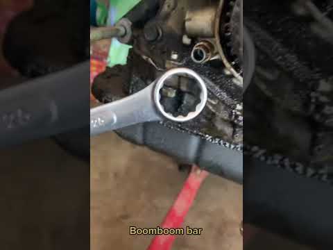 Removing a crank sprocket without a puller #automobile #carissues #mechanic #car