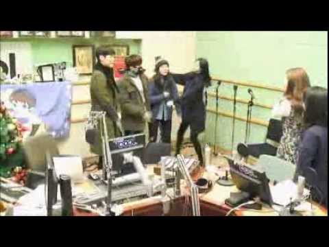 131227 Sukira Cut - Ryeowook & guest photo taking