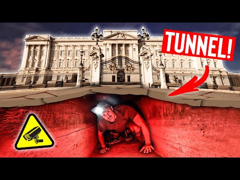 UNDERGROUND TUNNEL leads to the former STOCK EXCHANGE! 📈 | We are not ALONE!