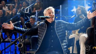 Caetano Veloso canta &quot;Alegria, Alegria&quot; no Altas Horas