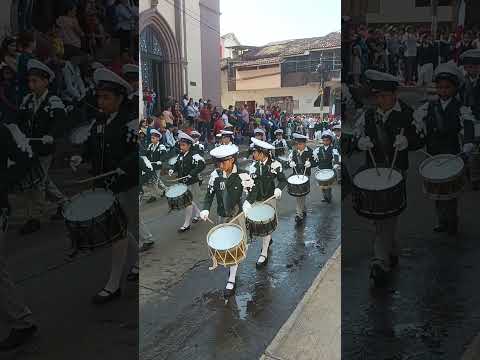 La banda de guerra de la primaria José Maria Morelos.
