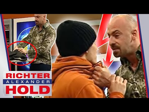Türsteher knüpft sich Zeuge vor 💥 Was hat er in die Tasche gepackt? 👜 | 1/2 | Richter Alexander Hold