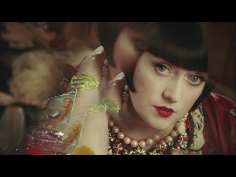 Jazz singer Hailey Tuck's formative years in Paris