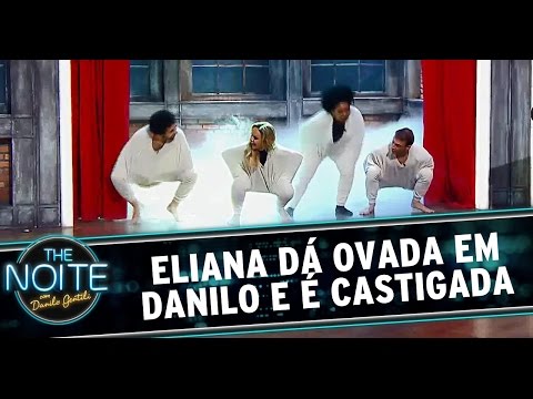 The Noite (06/11/14) - Eliana dá ovada em Danilo e paga castigo de galinha