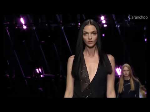 Queen Walk | Mariacarla Boscono